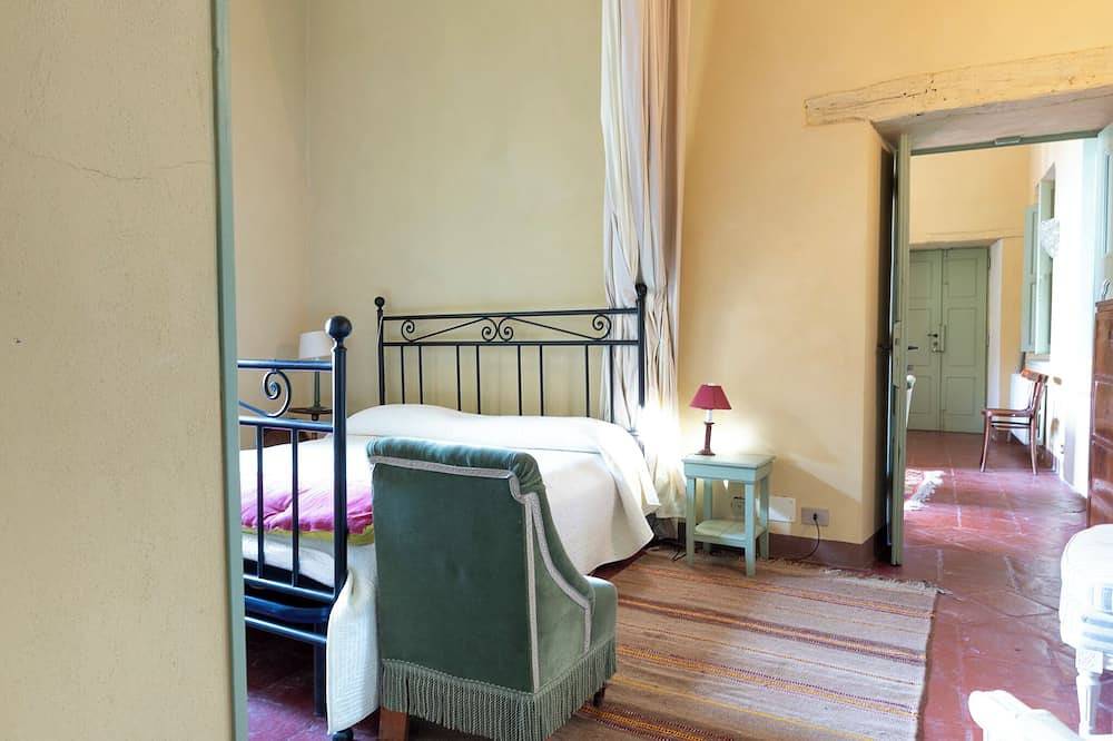 Charming historic villa in the Unesco Langhe and Monferrato Wine Region in Castagnole delle Lanze (dorf), Castagnole delle Lanze
