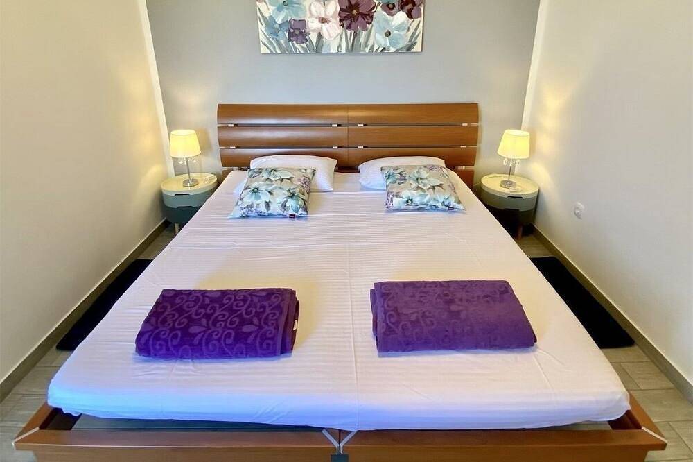 Ganze Wohnung, 1-Zimmer-Ferienwohnung mit Terrasse und Meerblick Ist in Zadar (Kommun), Otok Ist