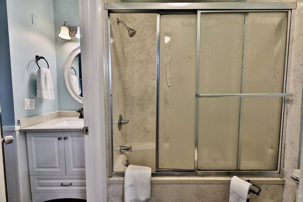 Ganze Wohnung, Summit 1Br 1.5Ba on the 8th floor! in Panama City (Florida), Emerald Coast