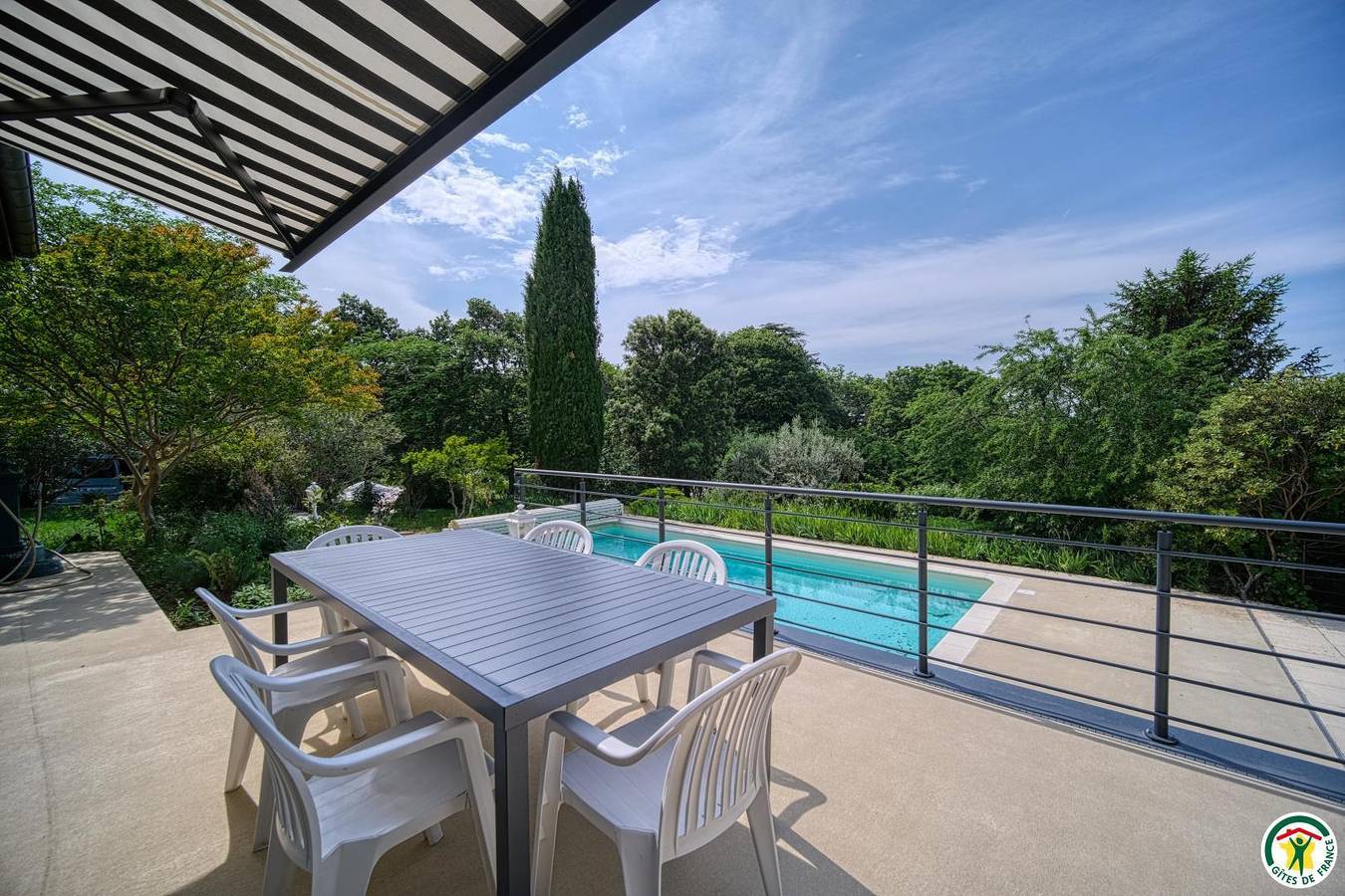 Villa Menelaus in Crest, Die und Umgebung