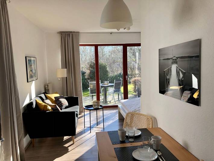 Studio für 2 Personen, mit Terrasse und Garten in Gustow