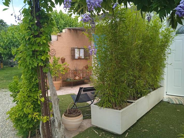 Location de vacances pour 2 personnes, avec terrasse et jardin à Chandolas - 3