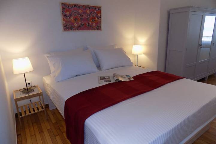 Appartement entier, Bel appartement 77m2 entièrement rénové pouvant accueillir 4 personnes in Gizi, Athènes