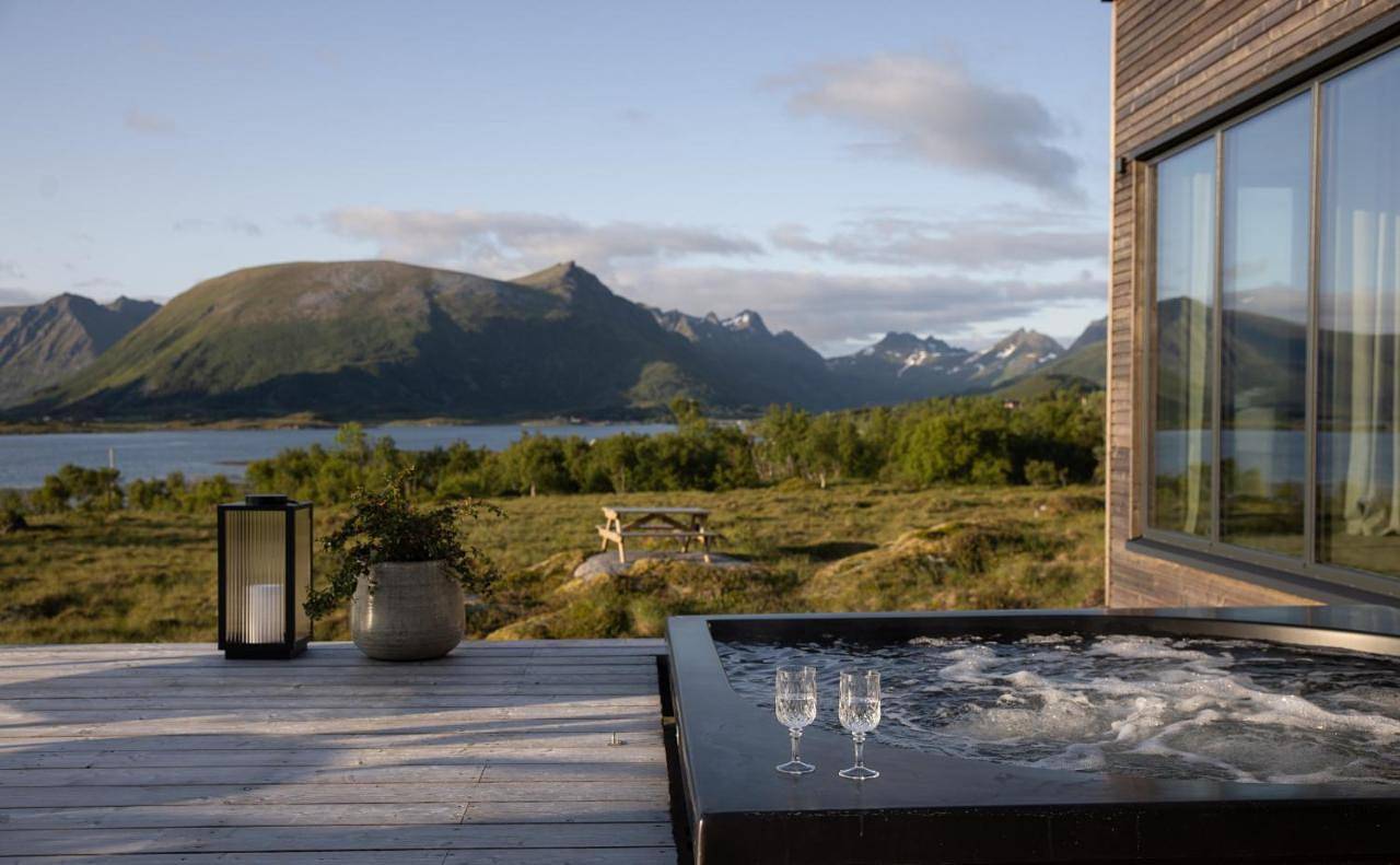 Lyngvær Arctic Lodge - Jacuzzi & Sauna - No 14 in Vågan