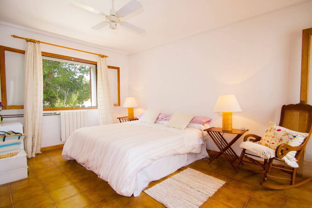 Schöne Villa für 9 mit Blick auf das Meer, Strand, Garten, Terrassen, Wifi, Aacc in Bonaire, Alcúdia