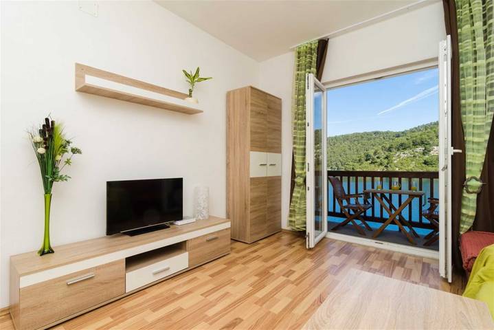 Ganze Wohnung, Jugo Apartment mit 1 Schlafzimmer, Balkon und Meerblick in Mljet