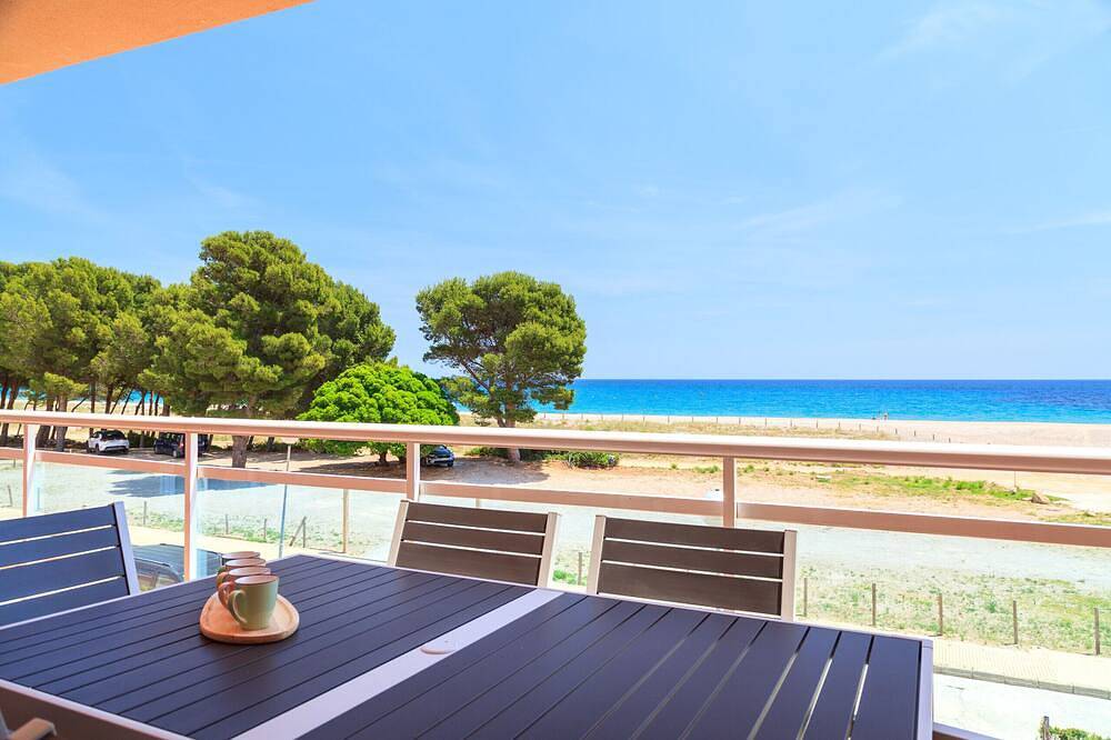 Entire apartment, Beachfront apartment perfect for families · Uhc Arco Del Sol 277 in Platja de l'Arenal (Vandellòs i l'Hospitalet de l'Infant), Vandellòs i l'Hospitalet de l'Infant
