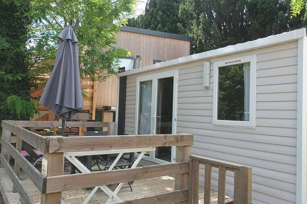 Mobil-Home Cozy avec Terrasse à Roquebrune-sur-Argens in Roquebrune-sur-Argens, Côte méditerranéenne (France)