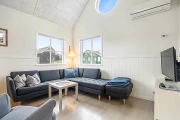 Villa für 3 Personen in Hvide Sande, Holmsland Klit, Bild 1
