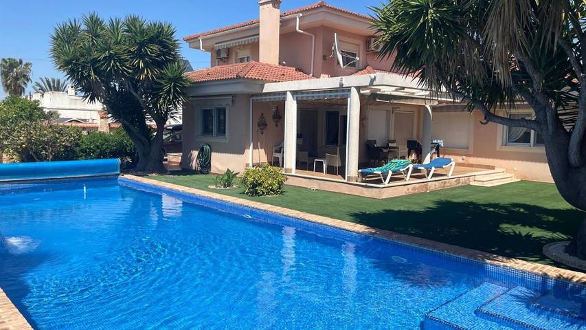 Villa pour 9 personnes, avec piscine et jardin à Torrevieja - 2