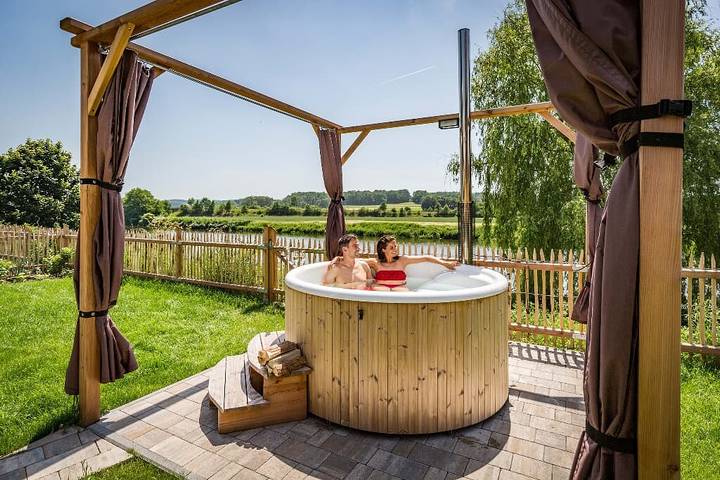 Ferienhof Dirnberger Gbr - Urlaub am Regen - Appartement Kleiner Heuboden 36 qm ***** in Nittenau, Ostbayern