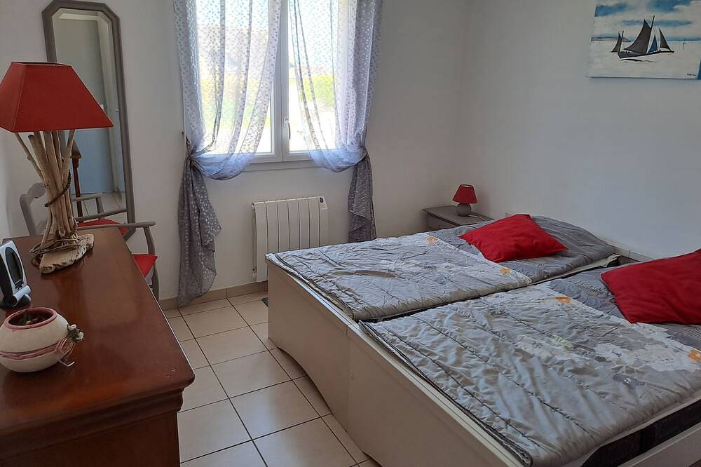 A/C from 350€: House Classified 4*; single-storey, seafront, enclosed garden, pets Ok. in Porspoder, Brest region