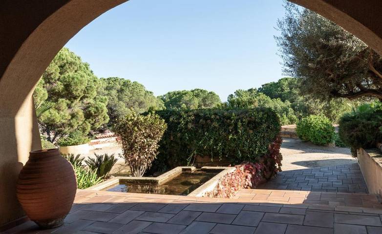 Casa rural para 16 personas, con vistas además de balcón y piscina en Arenys de Mar - 2