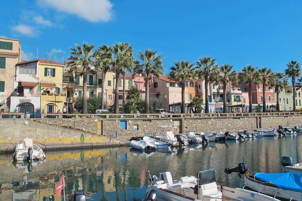 Ganze Wohnung, Schöne Wohnung für 4 Gäste mit  W-Lan, Haustiere erlaubt und Parkplatz in Riva Ligure, Riviera di Ponente