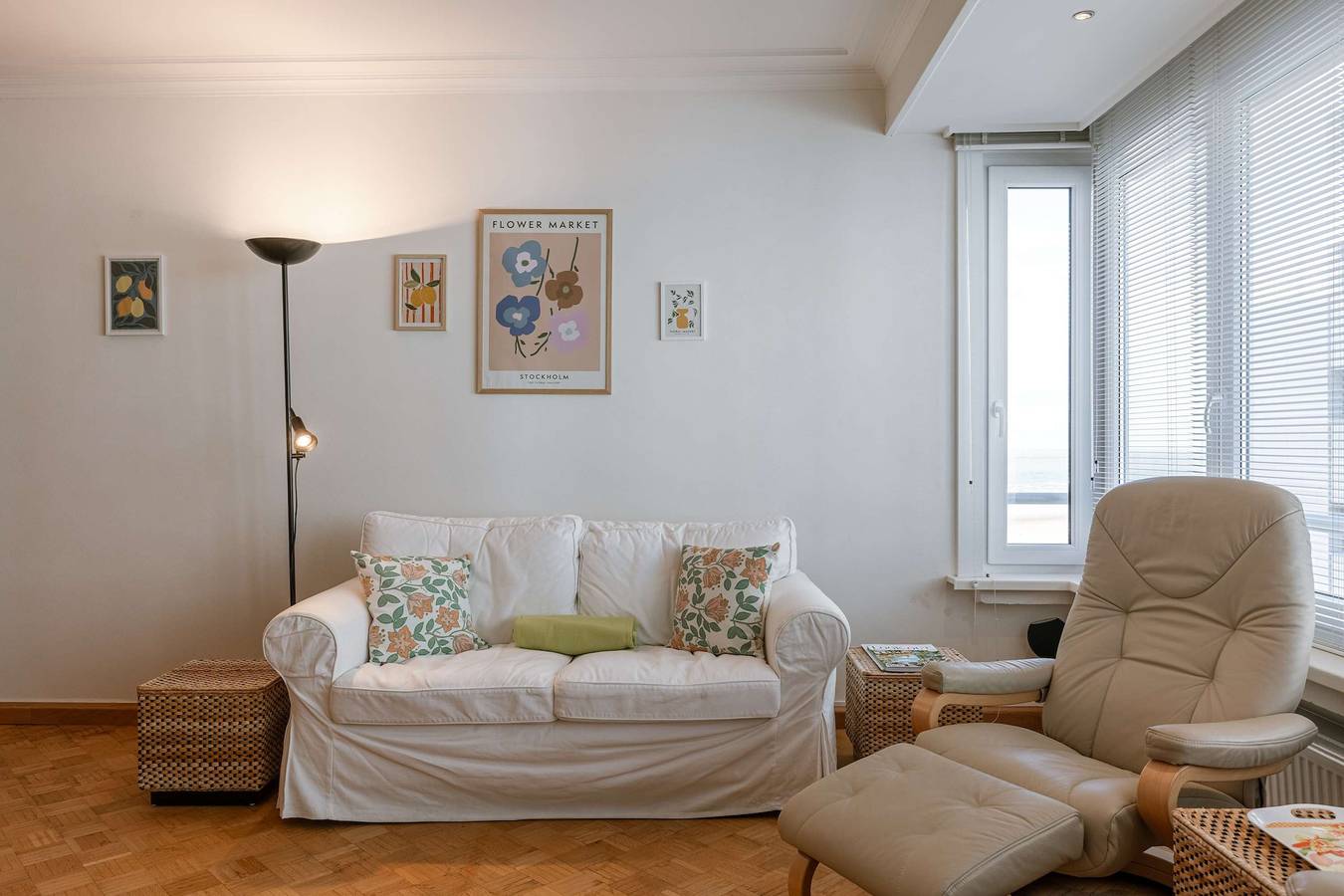 Appartamento intero, Light-filled apartment with lateral sea view in Città di Ostenda, Ostenda
