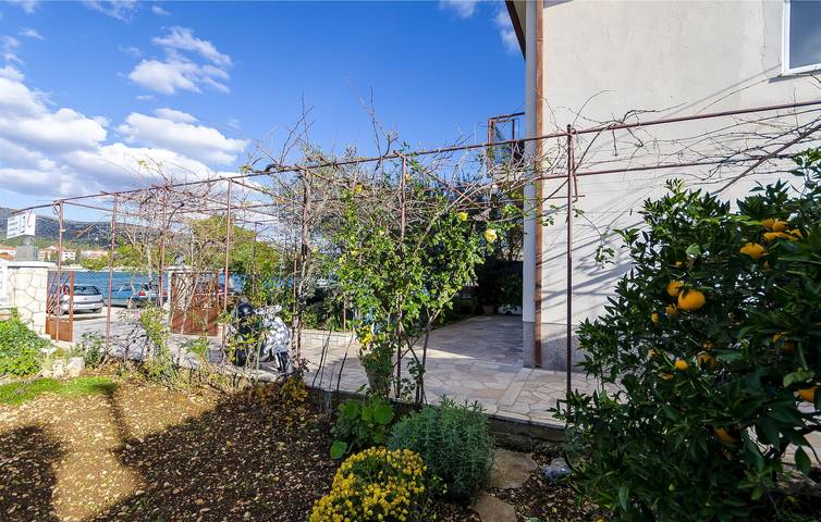 Gîte pour 8 personnes, avec terrasse à Trogir - 3