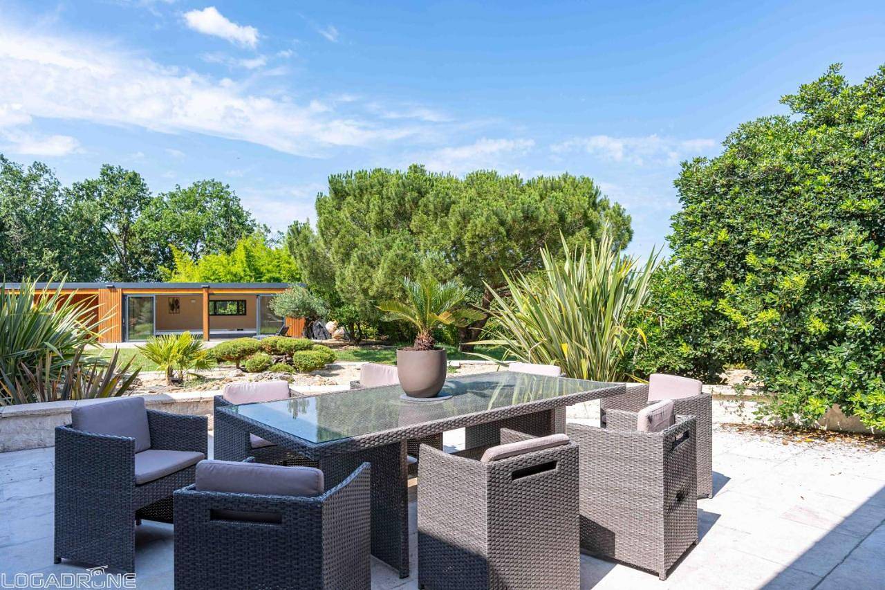 Five-Bedroom House in Montaigu-de-Quercy, Quercy