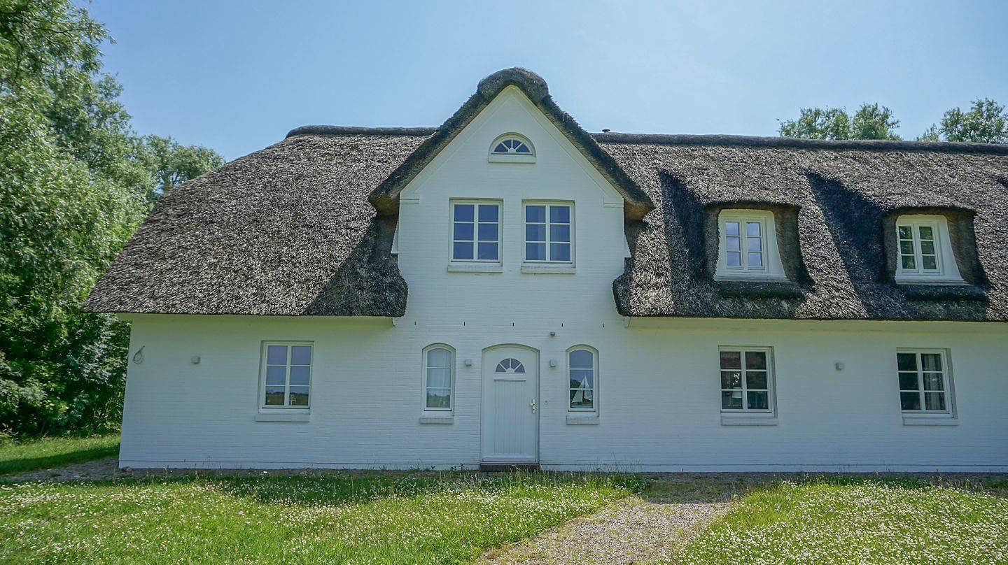 Reetdachhaus Dünenwarft : Ferienhaus für große Gruppen mit Wellness für 30 Personen in Tönning, Halbinsel Eiderstedt