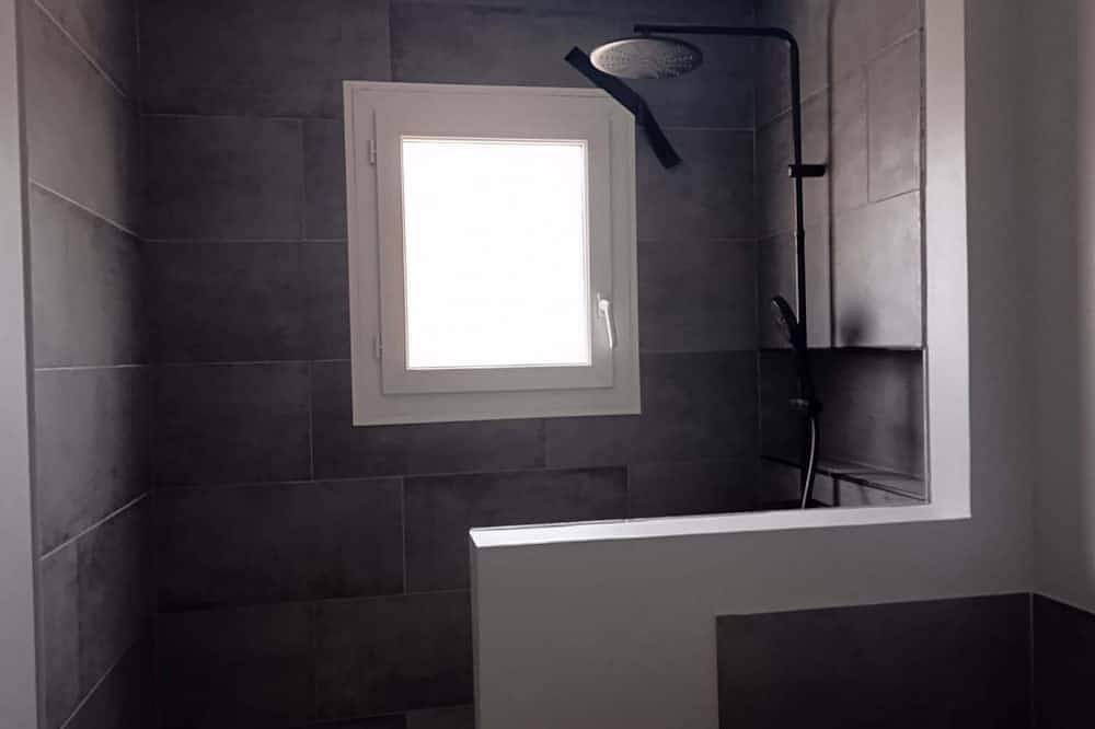 Pleasant furnished house with terrace and fenced garden in Le Boulou, Región Céret