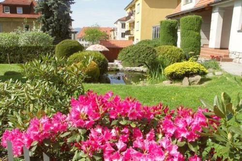 A.Dalia in Karlsbad, Karlsbad und Umgebung