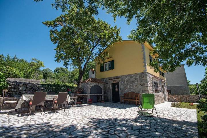 Ferienhaus für 4 Personen, mit Terrasse und Garten sowie Ausblick
