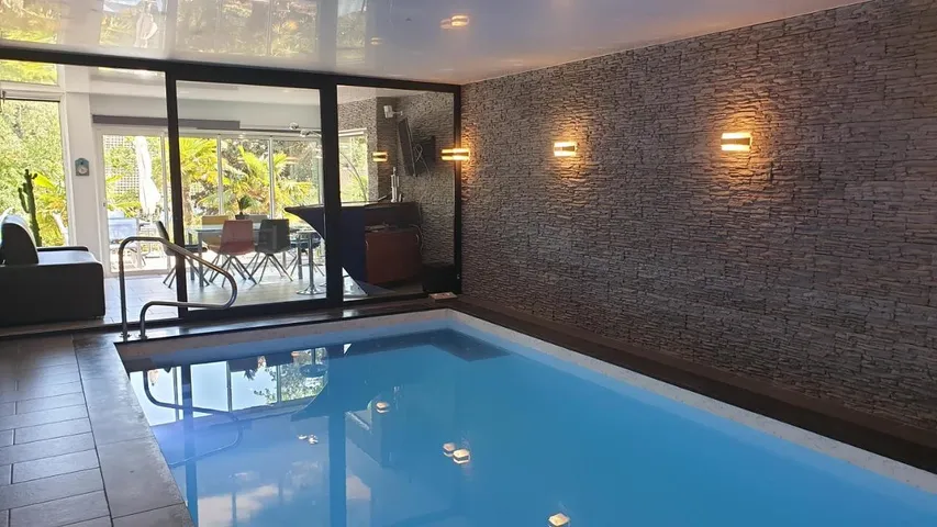 Apartamento de vacaciones para 6 personas, con jardín además de piscina y jacuzzi - 1