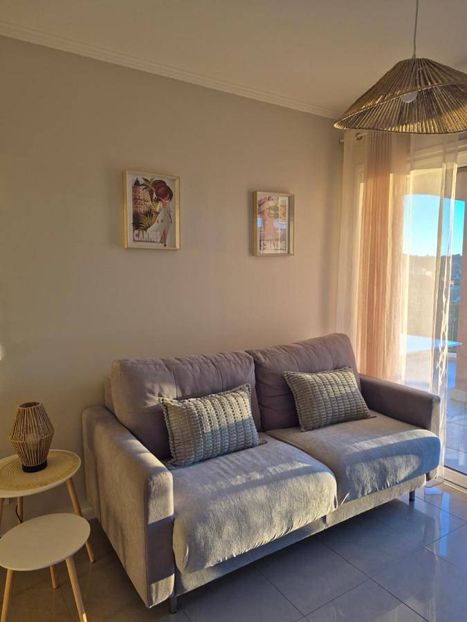 Gîte pour 4 personnes, avec vue ainsi que terrasse et piscine à Les Adrets-de-l'Estérel - 3