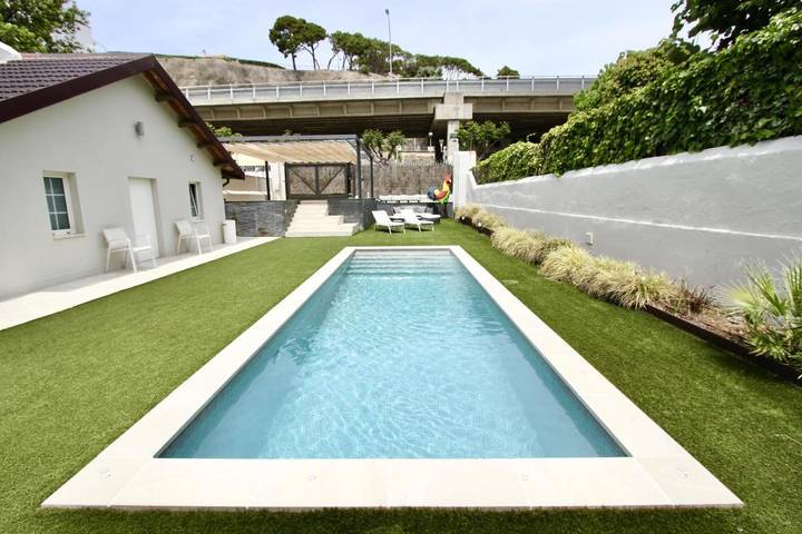 Casa rural para 11 personas, con Balcón además de Jardín y Piscina en San Andrés de Llavaneras - 2