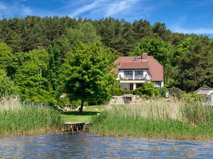 Ferienwohnung für 2 Personen, mit Balkon und Seeblick sowie Ausblick am Selliner See