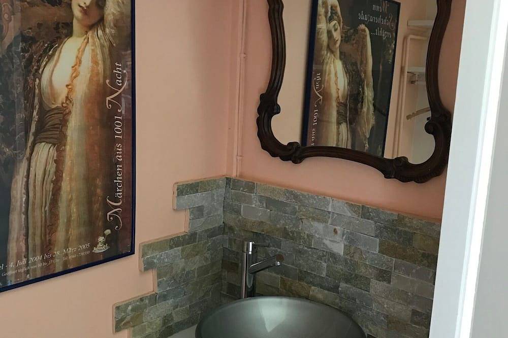 Chateau de la Mothe with tennis court and park all for you in Anrosey, Haute-Marne