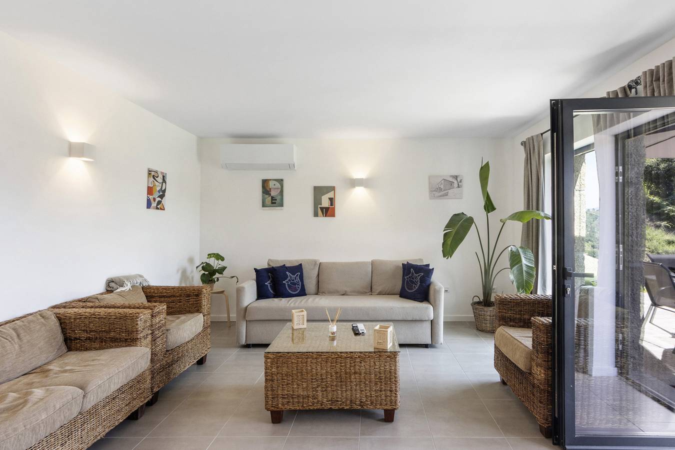 Casa de Vacaciones 'Do Alago' con Vista al Lago, Wi-Fi y Aire Acondicionado in Baião, Valle del Duero