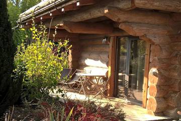 Chalet pour 3 personnes, avec jardin et terrasse dans l' Ain