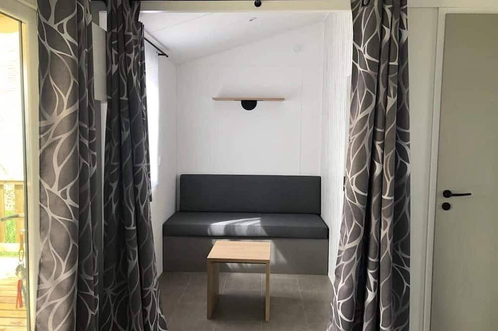 Zecamping 3* 1km plage piscine chauffée pataugeoire tente Tv 20m2 in Saint-Georges-de-Didonne, Côte de Beauté