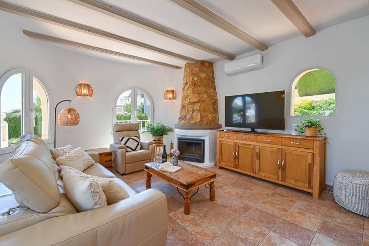 Casa rural para 6 personas, con piscina además de vistas al mar y jardín, Familias con niños en Benitachell - 4
