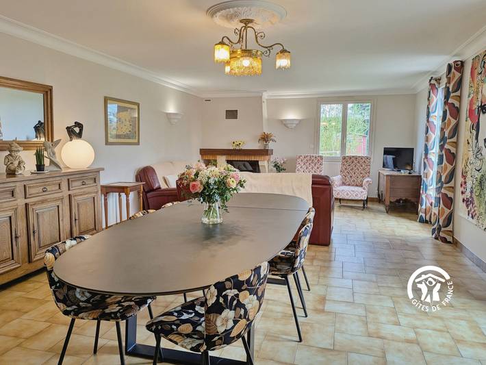 Alpaka-Ferienhaus 10 Pers mit Garten & Haustiere erlaubt in Niafles, Mayenne