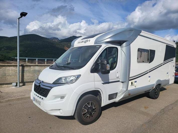 Camping for 6 people, with terrace and pool as well as view and garden, with pets - 1