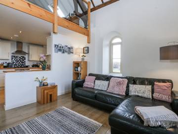 Log Cabin for 4 People in Gwynedd, North-Wales, Photo 4