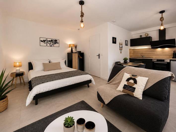 Location de vacances pour 2 personnes, avec terrasse à Lunel-Viel - 2