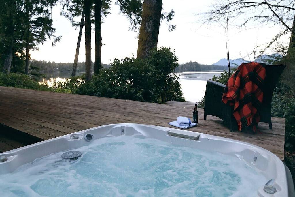 Coastal View-Rated top place to stay on the inlet! in Tofino, Alberni-Clayoquot Regional District