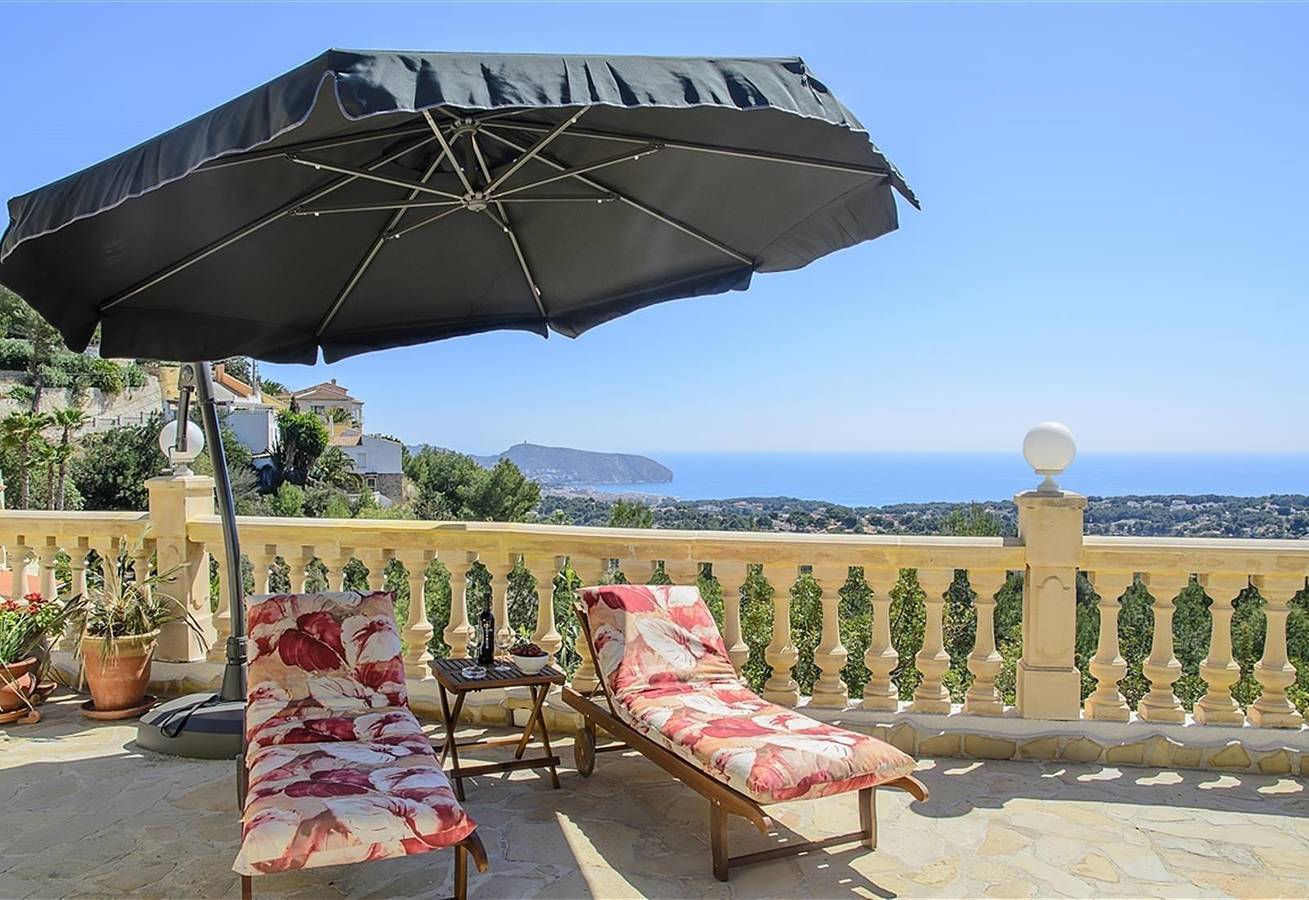 Villa 'La Vista' with Sea View, Wi-Fi and Air Conditioning in Benimeit, Teulada (Spain)