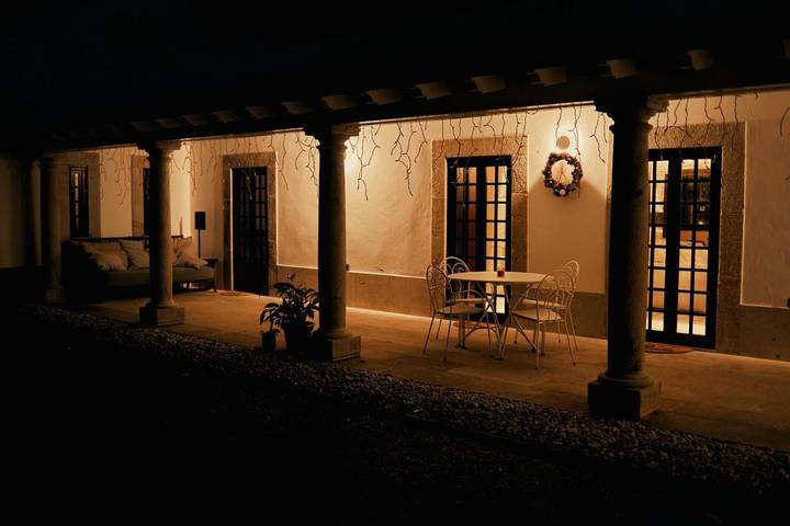 Location de vacances pour 5 personnes, avec piscine et sauna ainsi que jardin et vue dans Moreira do Lima