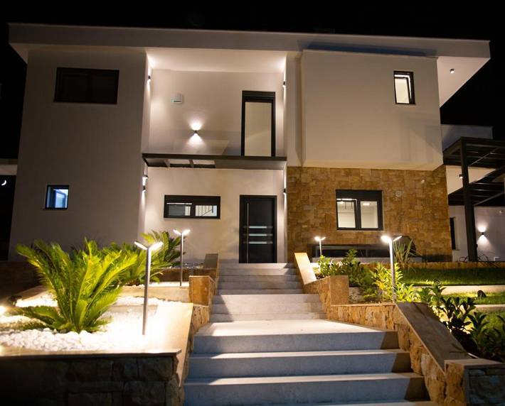 Location de vacances pour 8 personnes, avec piscine et jardin dans Pefkochori - 3