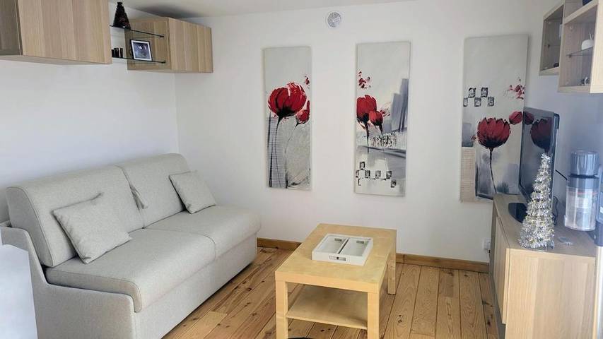 Gîte pour 2 personnes, avec Balcon et Terrasse ainsi que Jardin et Vue à La Roche-sur-Foron