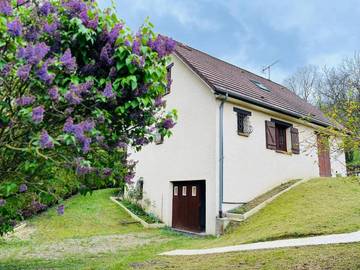 Gîte pour 6 personnes, avec jardin et vue, animaux acceptés dans Vézillon