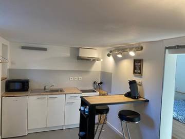 Gîte pour 2 personnes, avec terrasse dans Poncin