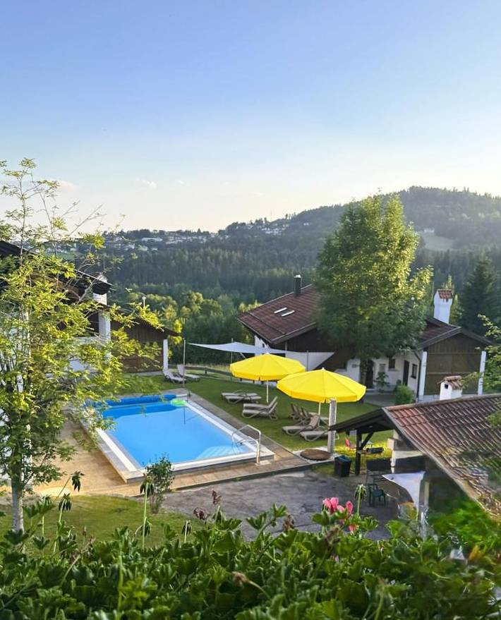 Ferienwohnung für 4 Personen, mit Ausblick und Pool sowie Sauna und Garten in Hauzenberg