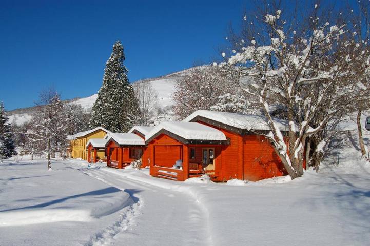Hôtel pour 8 personnes, avec vue sur le lac ainsi que jardin et piscine à Ascou