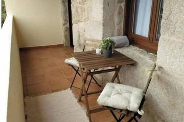 Casa rural para 8 personas, con jacuzzi además de jardín y balcón en Creciente (Pontevedra)