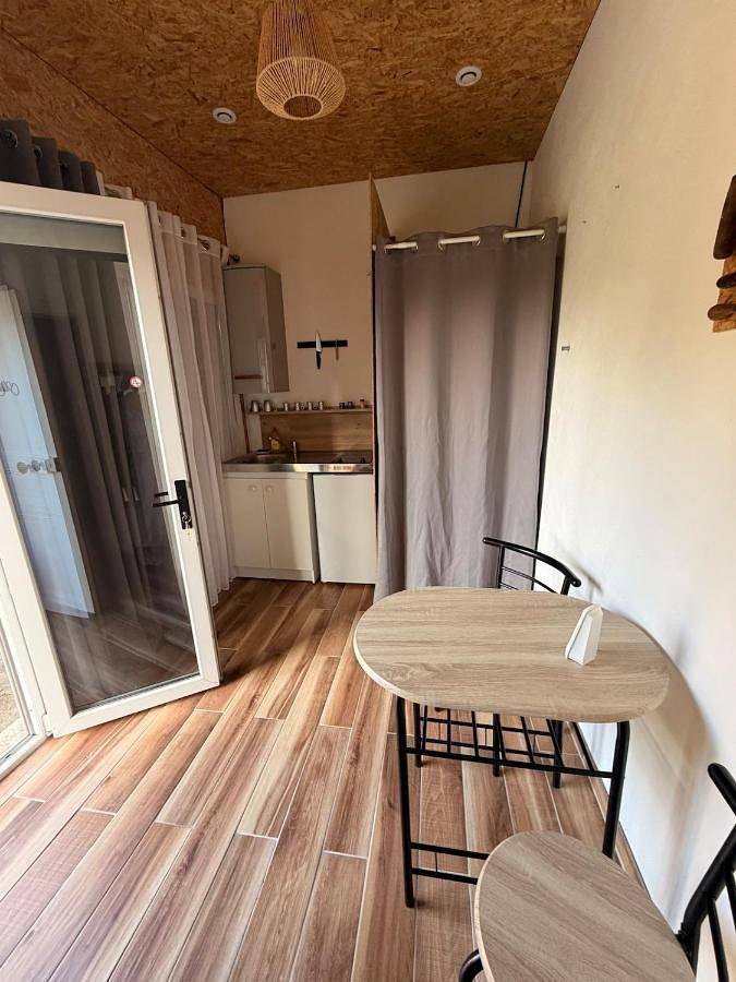 Gîte pour 2 personnes, avec terrasse, animaux acceptés à Festigny - 4