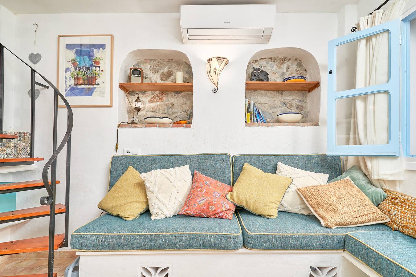 Holiday Home 'La Casita Chica' with Private Terrace, Wi-Fi and Air Conditioning in Frigiliana Road, Frigiliana